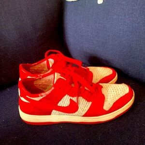 Nike dunk low university red flynite